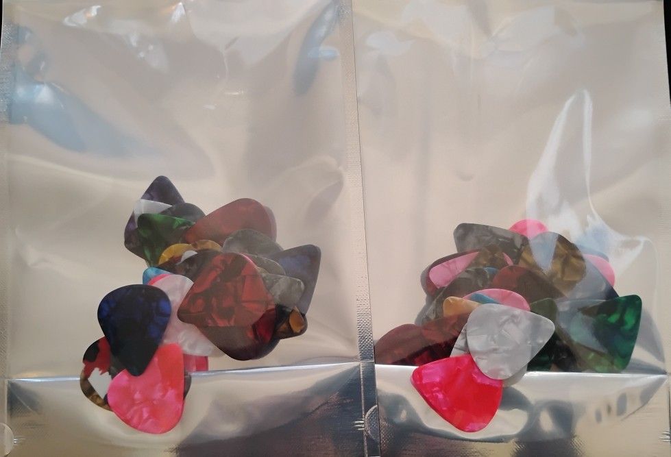 Guitar Picks lot of 30 Assorted colors NEW