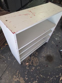 White shelf 31x32x11