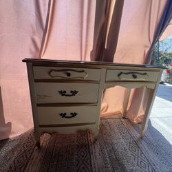 French Provisional Children’s Desk