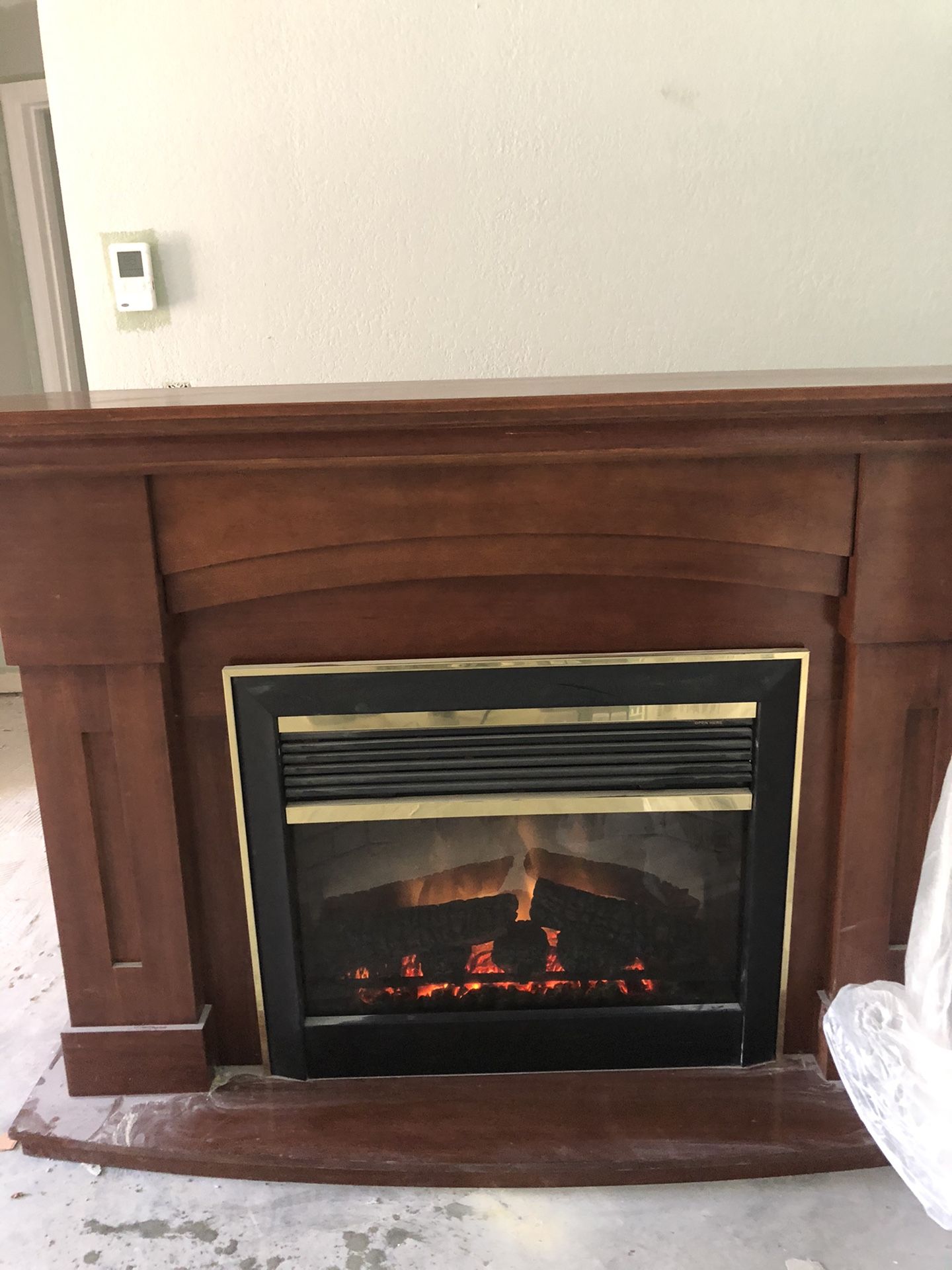 Fire Place 66inch mantle with remote control