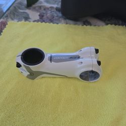 GIANT ROAD BIKE STEM 8ºX90 LONG 1 1/8 STEERER .