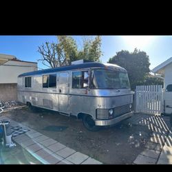 GMC Revcon Airstream