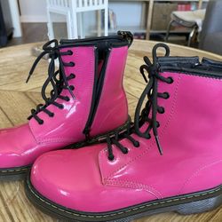 Dr. Martens Size 6