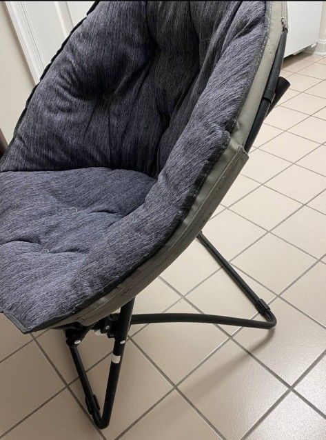 2 Folding Saucer Chairs