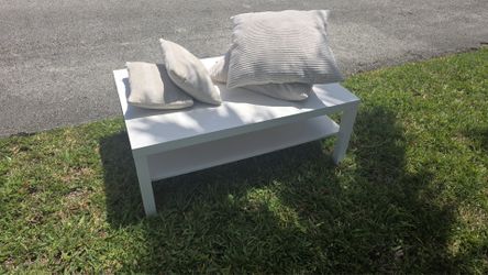 Free coffee table and pillows