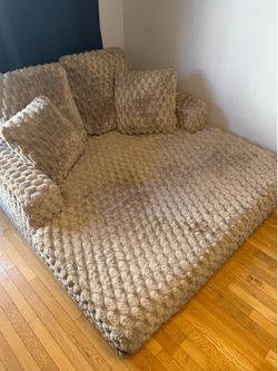 Chaise couch Beige