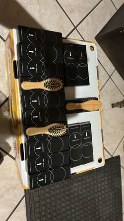 Mini bamboo hair brushes