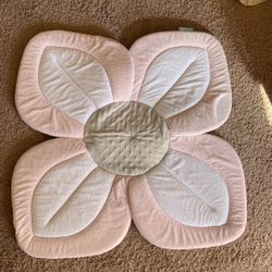 Blooming Flower Bath Seat- Gently Used 