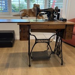 1910 Antique Singer Sewing Machine