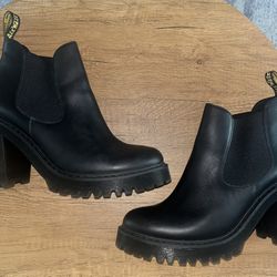 Dr Martens Hurston Black Leather Slip On Heeled Chelsea Ankle Boots Women's Size 10 US