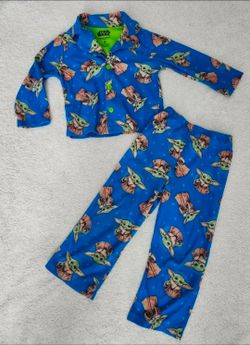 ✅️ Toddler Boy 2pc Star Wars-Baby Yoda Pajamas Set• Size 4T• Good Condition• $7firm