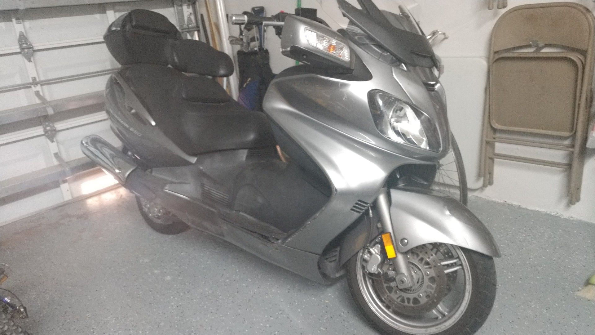 Suzuki Burgman 650 executive