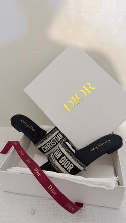 Women sandals