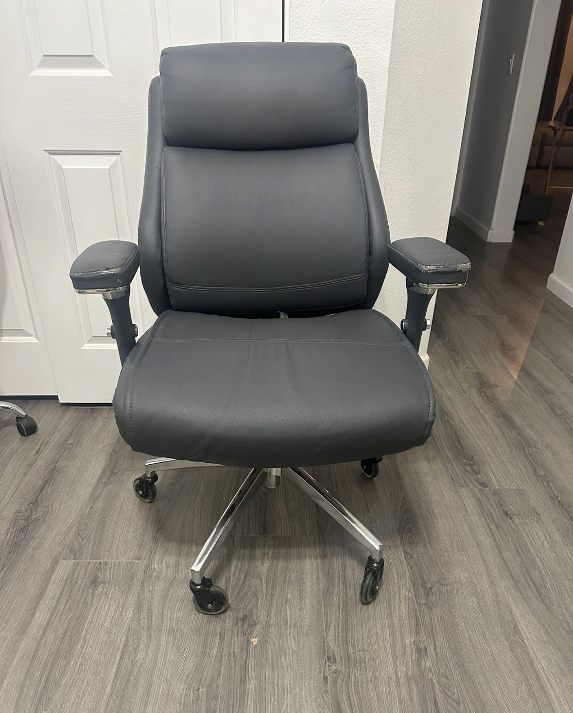 Office Chair With Adjustable Back