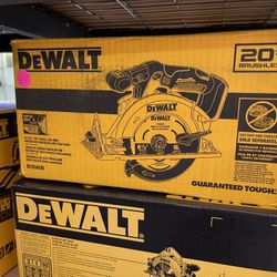 BRAND NEW DEWALT CIRCULAR SAW