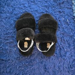 UGGS slippers Size Women's 6 