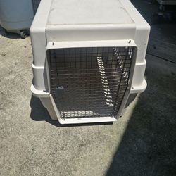 Large Travel Dog Crate/ Like Brand Condition 