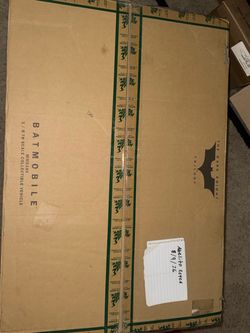 Hot Toys MMS596 Batman Tumbler Batmobile 1/6