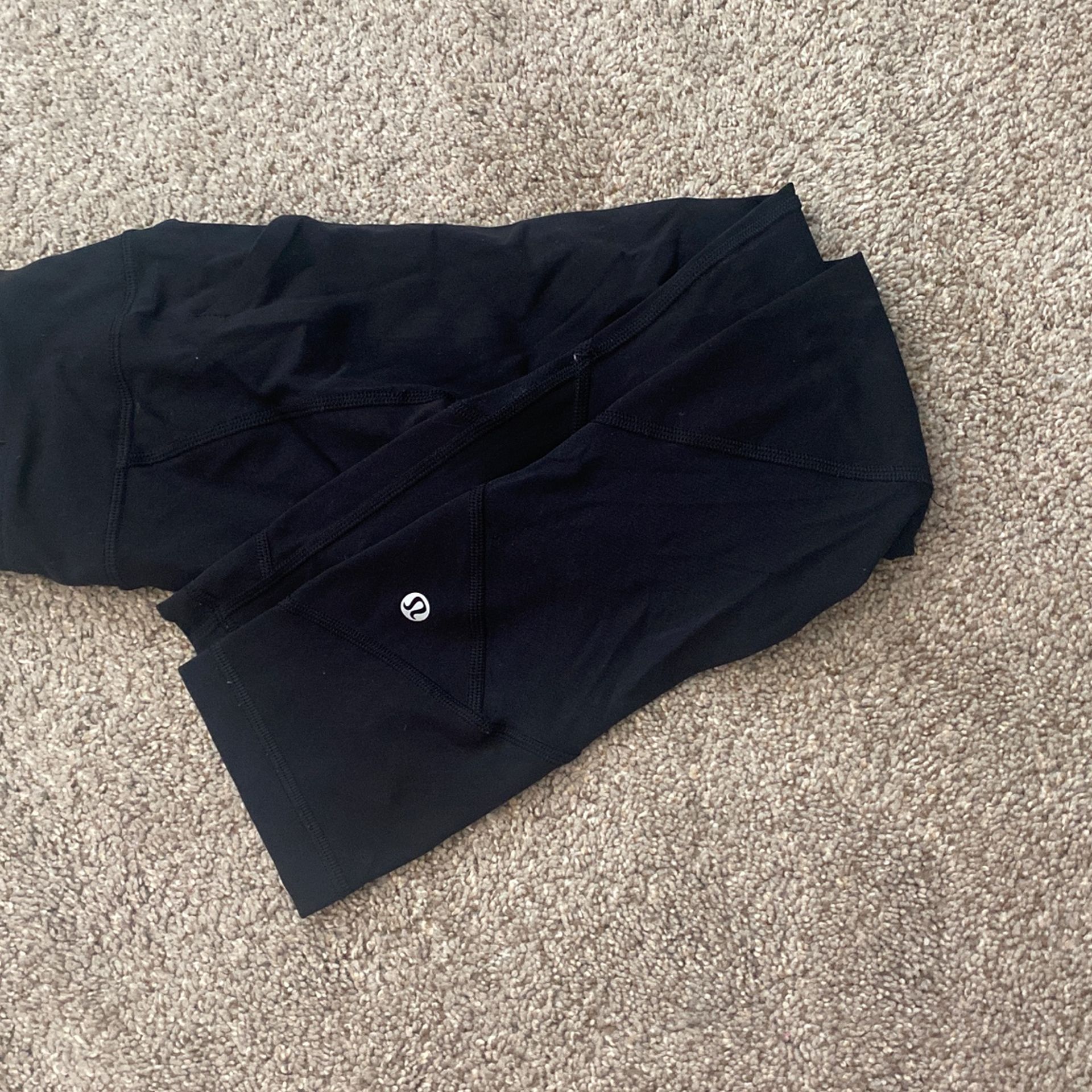black Lululemon Leggings