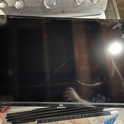32” Roku Smart Tv