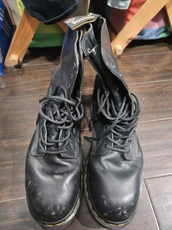 ORIGINAL DR MARTENS MADE IN ENGLAND STEEL TOE 10 HOLE BOOTS LEATHER MADE IN AND BOUGHT IN THE EARLY 90'S PUNK OI PUNK ROCK GOTHIS GOTH NEW WAVE 80'S D