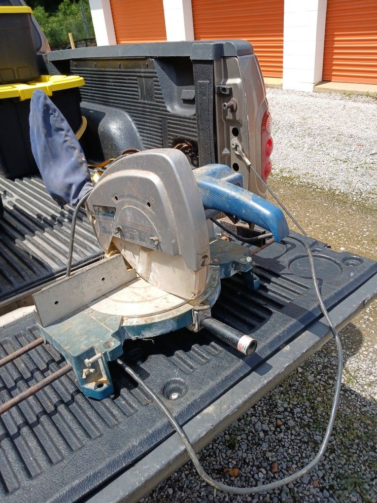 Miter Saw. MAKE ME A OFFER