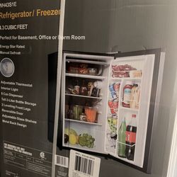 Refrigerator/ freezer 4.3 cubic feet