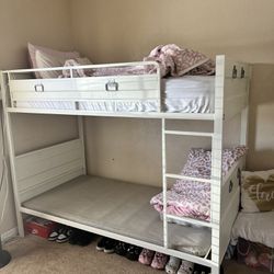 Twin Bunk bed 