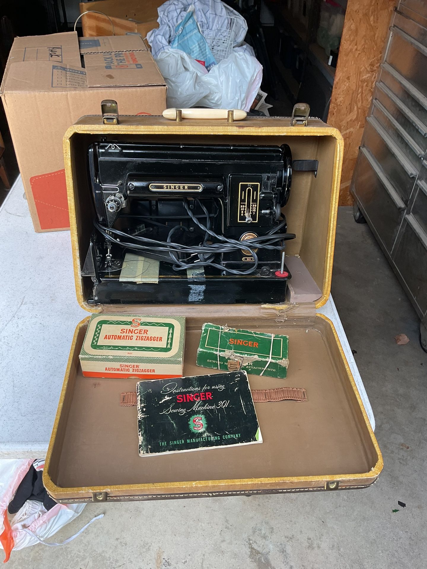 Singer 301 Sewing Machine