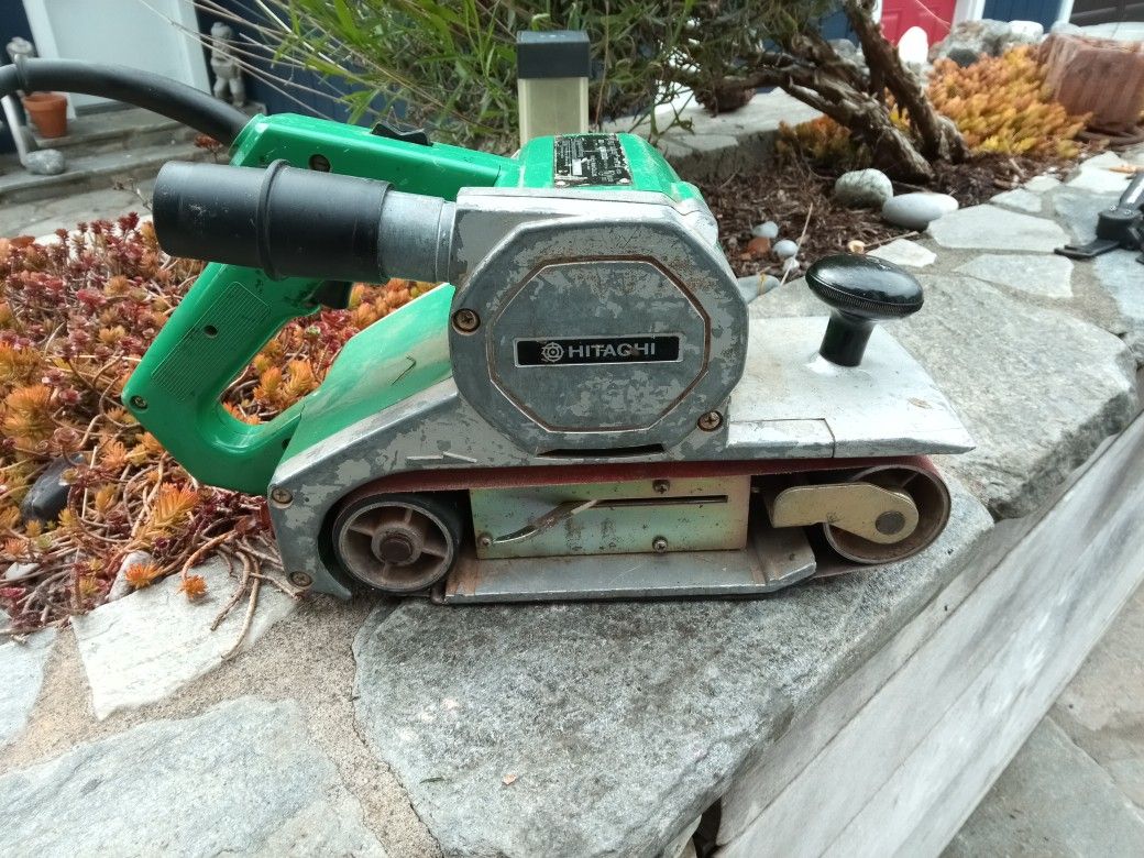 Hitachi 3" Belt Sander Sb 8v2