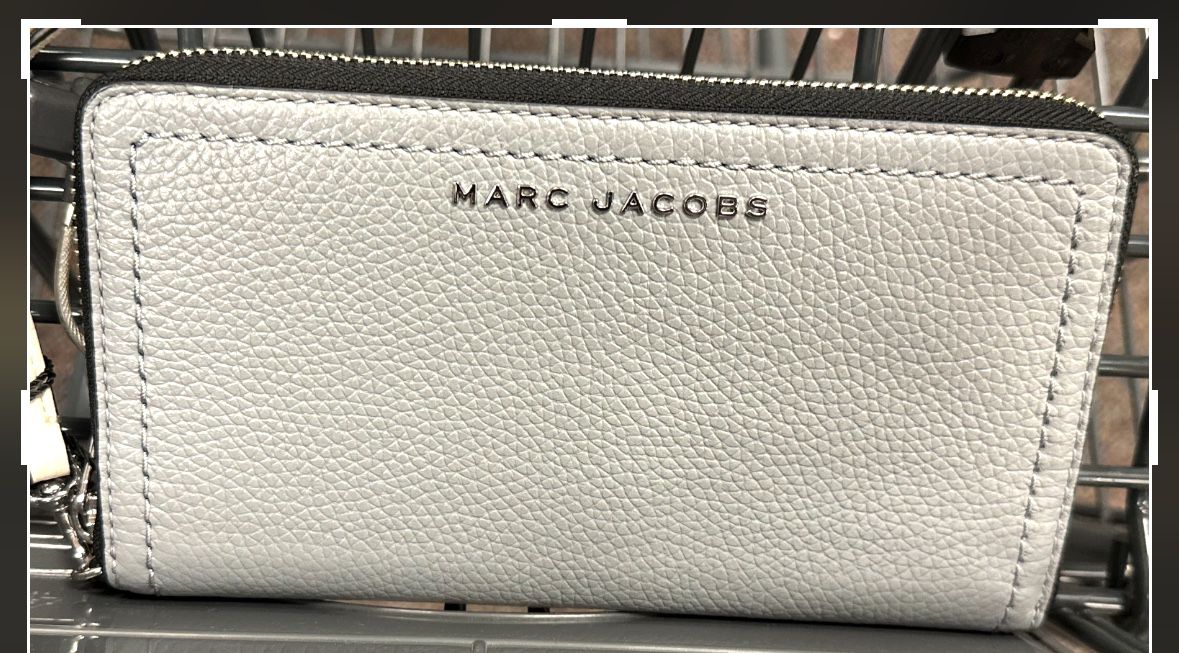 Marc Jacobs Wallet brand New  
