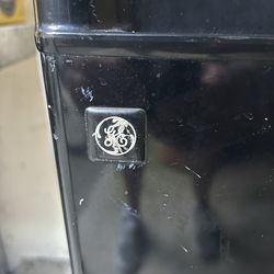 GE Mini Fridge