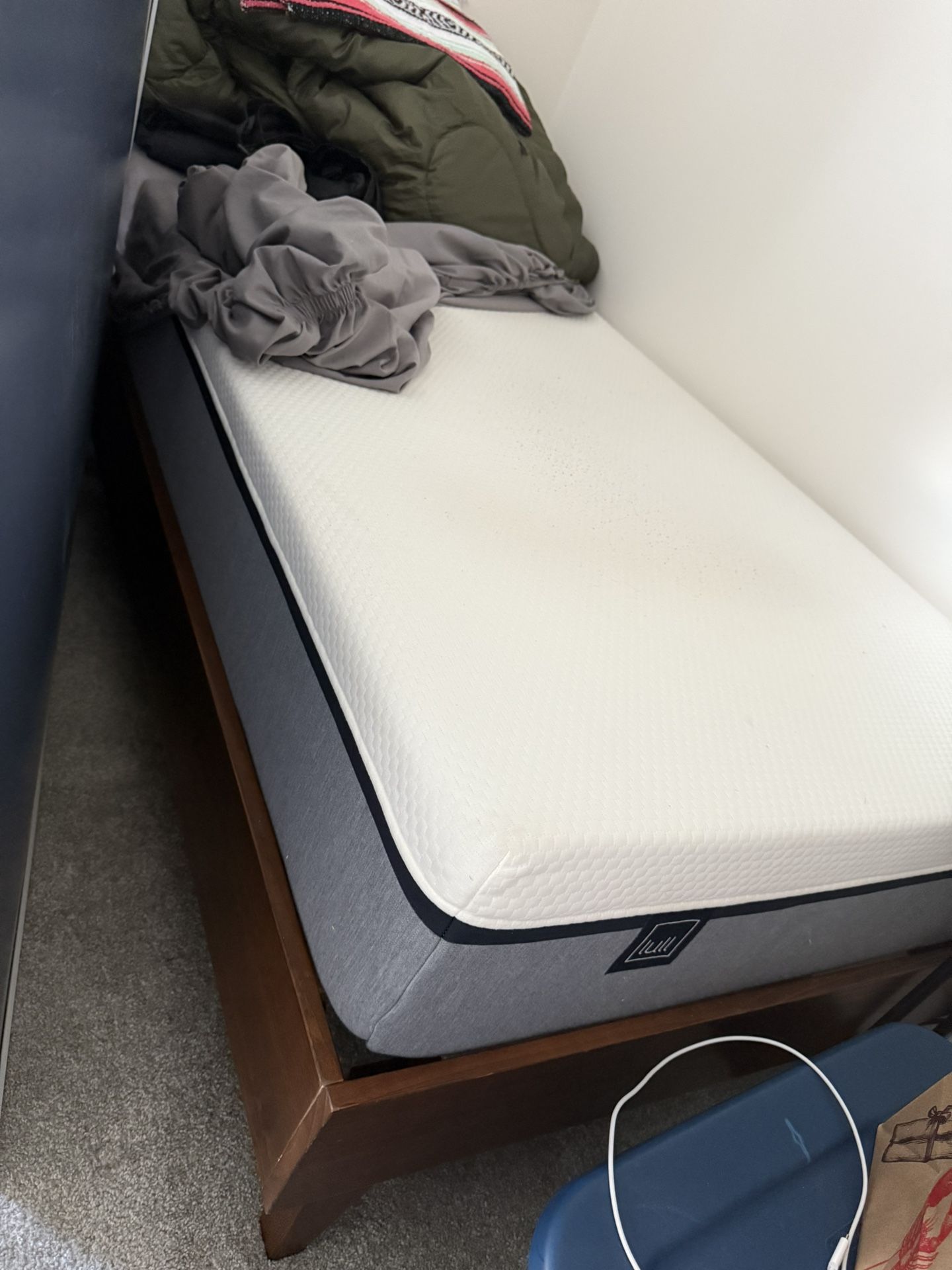 Lull twin mattress With Lull wood Frame