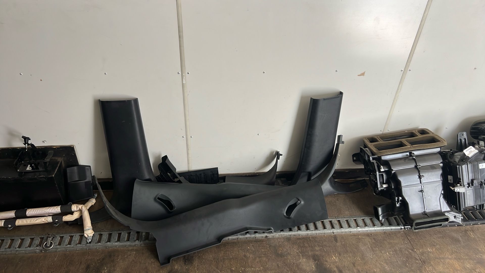 2020 F350 Black Interior Bottom Trim Kit