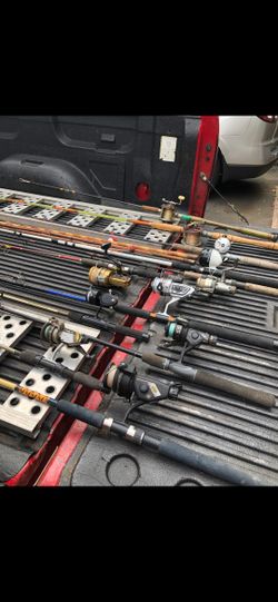 12 Fishing Rods