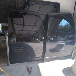 2007 Chevy Tahoe Doors
