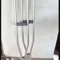Crutches Set 