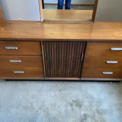 Bassett Dresser with Mirror