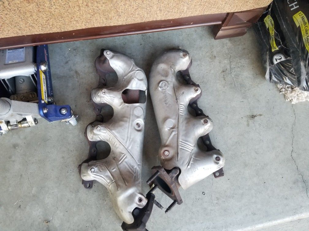 Cleaning Out Garage Lots Of Items