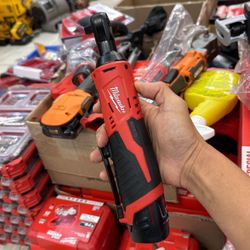 Milwaukee M12 Ratchet With Battery 