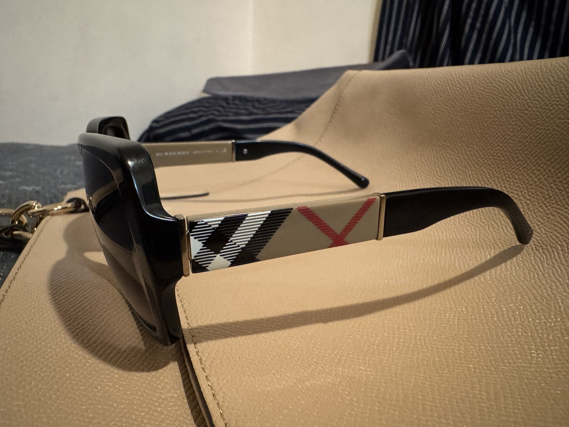 Burberry Sun Glasses