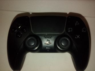 PS5 controllers all 5 - 2 white -3 black 60$