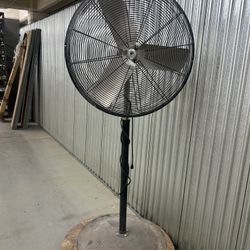 6 Foot fan - SEND OFFERS NEED GONE ASAP