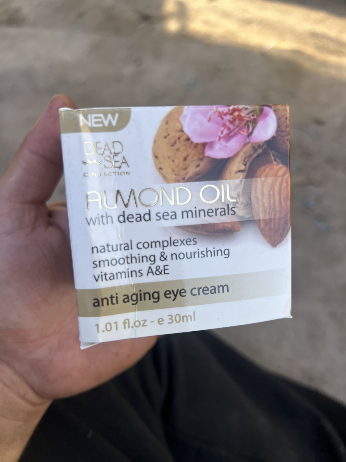 Almond Oil Anti-Aging Eye Cream