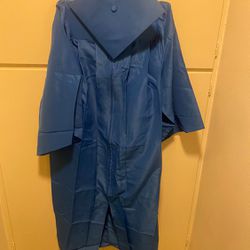 Graduation 🧑‍🎓👩🏻‍🎓CAP & GOWN (UNISEX) ROYAL BLUE. SIZE SMALL 