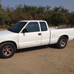 Chevy S10 Extended Cab Short Bed W/3rd Door 