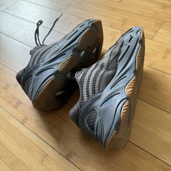 Adidas Yeezy 500 size US 7.5