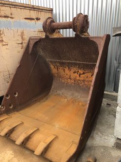 40” Caterpillar Bucket