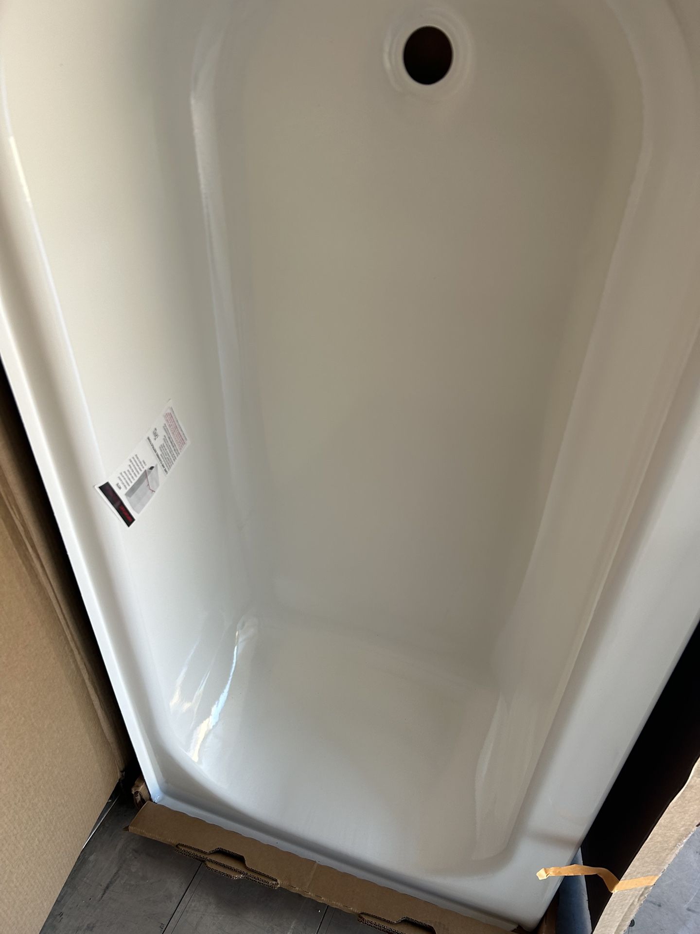 Bootz Industries Aloha 60 in. x 30 in. Alcove Soaking Bathtub with Right Drain in White