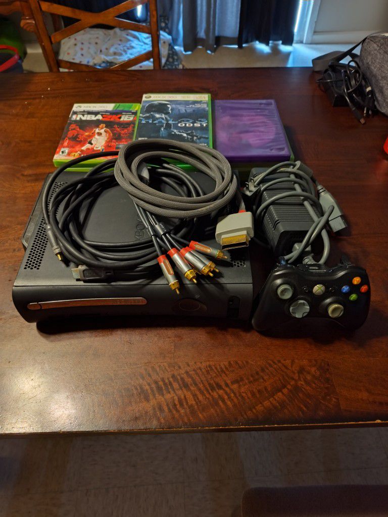 Xbox360 With Controller And Game Lot